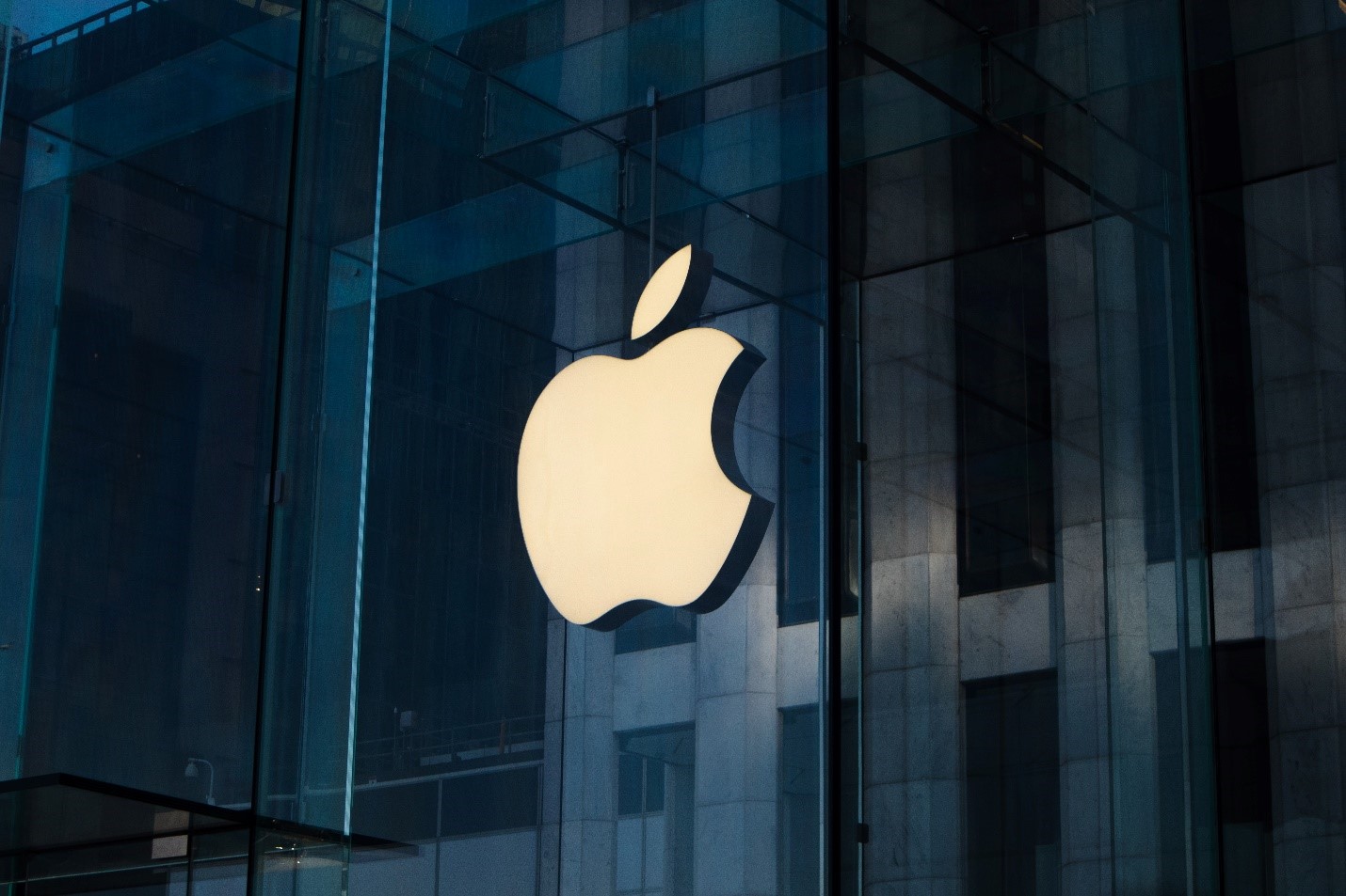 چرا لوگوی اپل، به شکل یک سیب گاز زده است؟