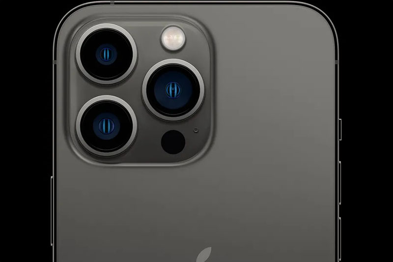 تصویری از نسخه خاکستری رنگ و محفظه دوربین iPhone 13 PRo