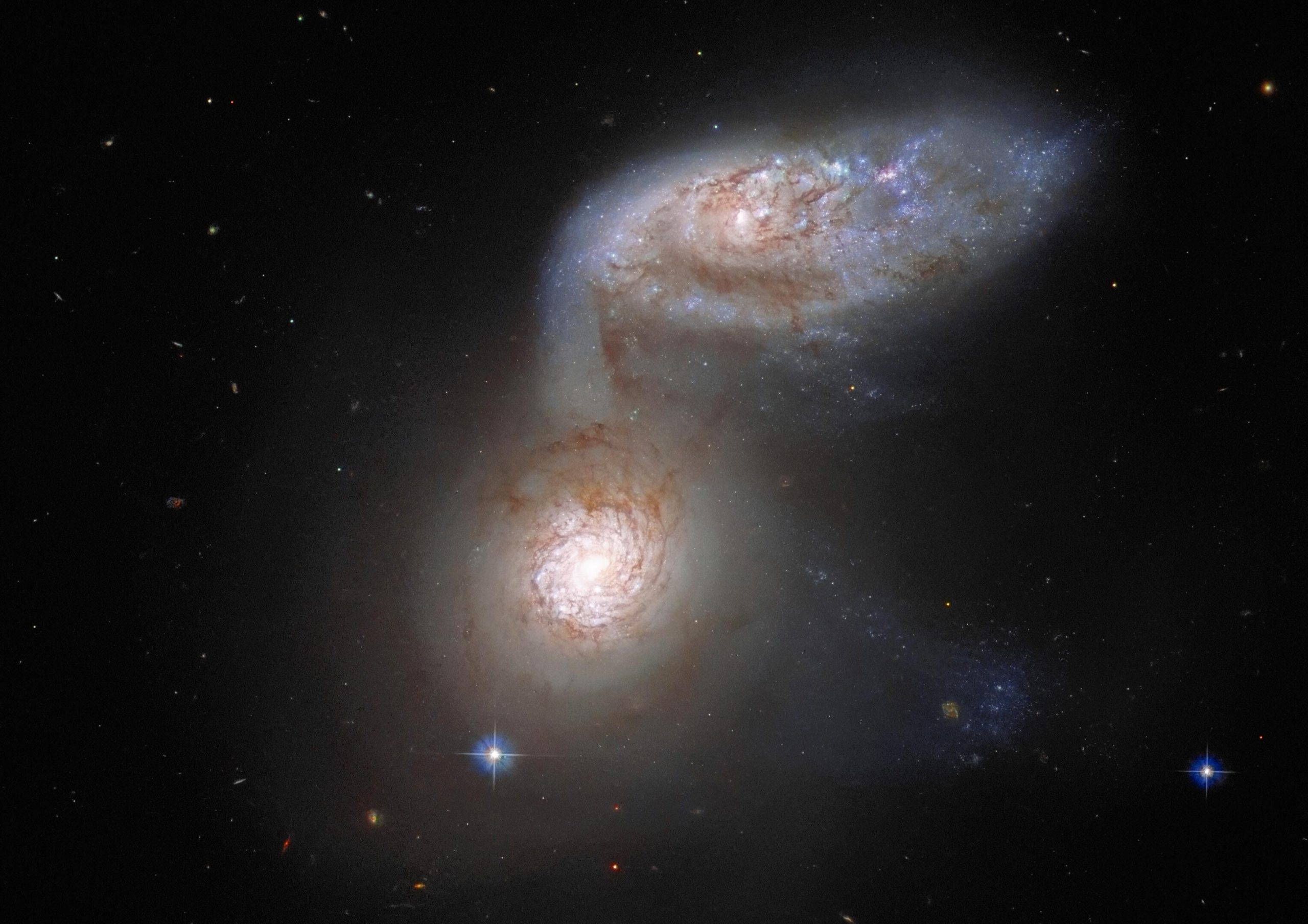 تلسکوپ هابل رقص خطرناکی را در فاصله 100 میلیون سال نوری ثبت کرد!