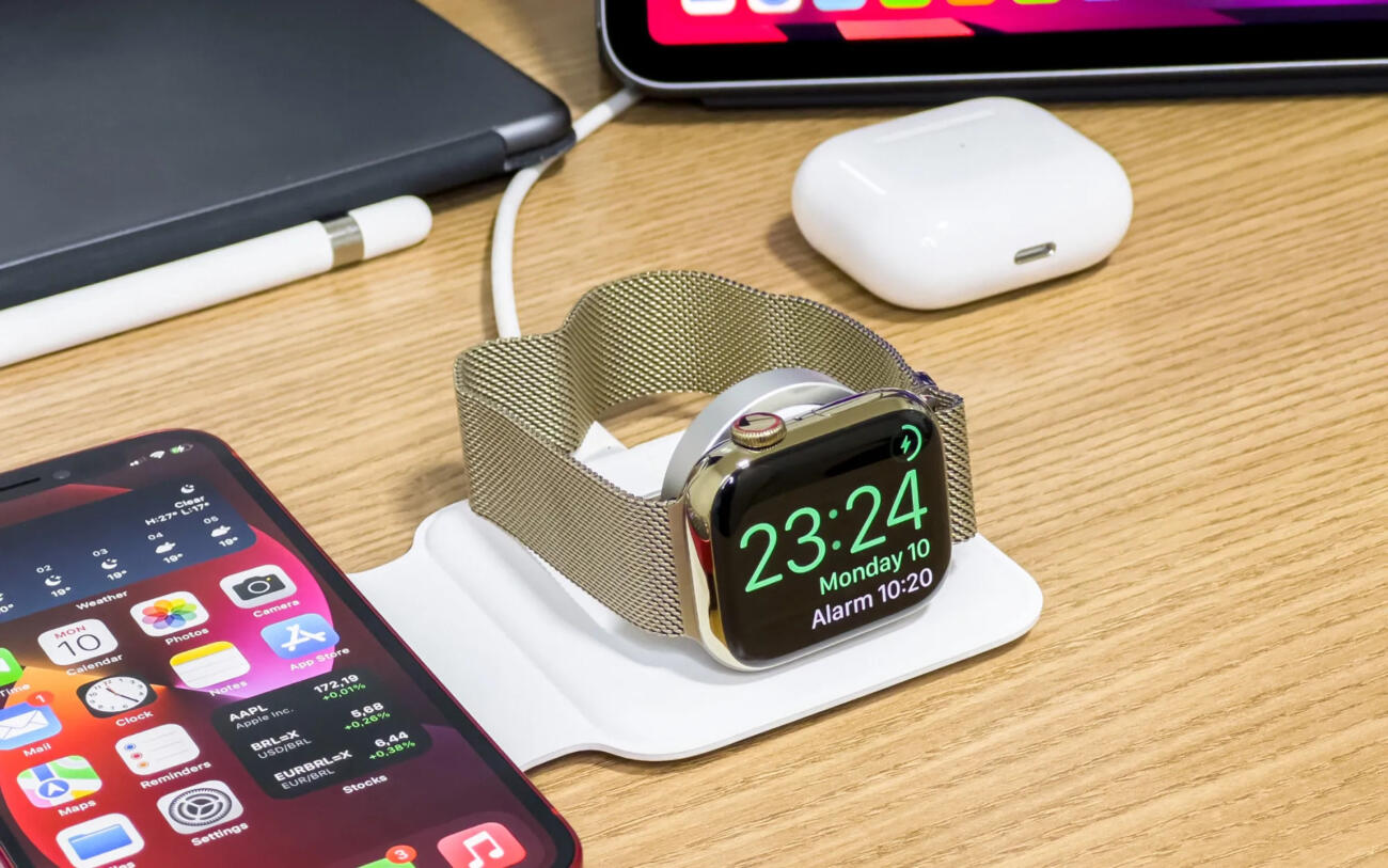 Apple-Watch-charging-battery-1300x813.jpg