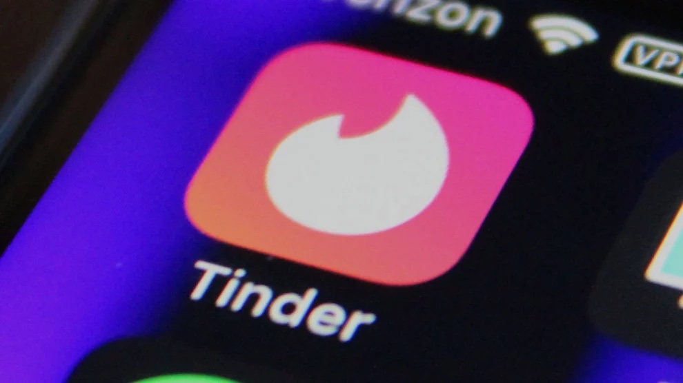 اپلیکیشن Tinder درحال توسعه قابلیتی تحت عنوان Swipe Party است