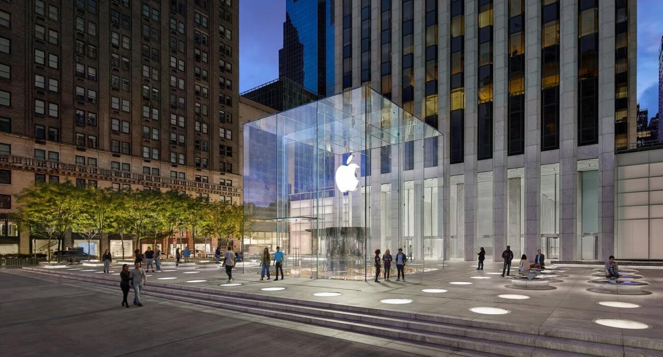 برخی از کارکنان فروشگاه‌های اپل در آمریکا، قصد مراجعه به اتحادیه برای اعتراض به دستمزد کم خود را دارند