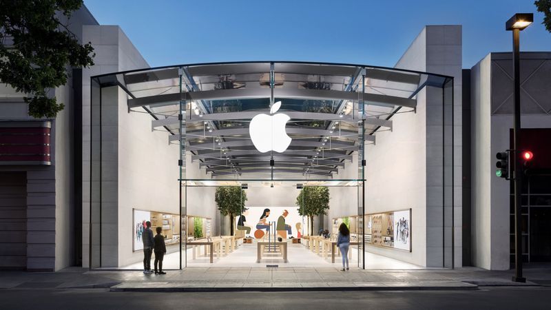 اپل دیگر هیچ کارمندی را برای شغل Genius خرده‌فروشی‌های خود استخدام نخواهد کرد