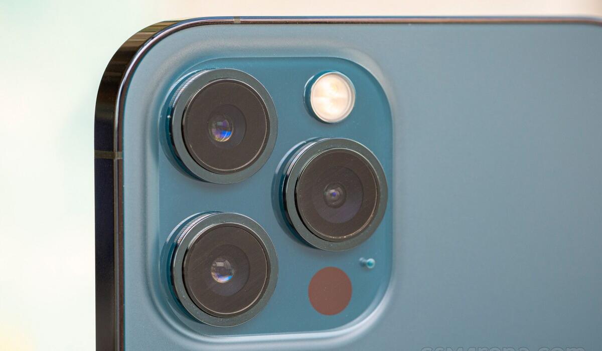 اپل، iPhone 15 را با یک دوربین جدیدِ تله‌فوتو معرفی خواهد کرد