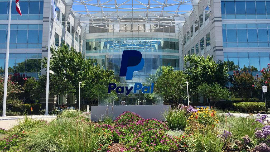 PayPal برای کاهش هزینه‌ها کارکنان خود را اخراج کرده است